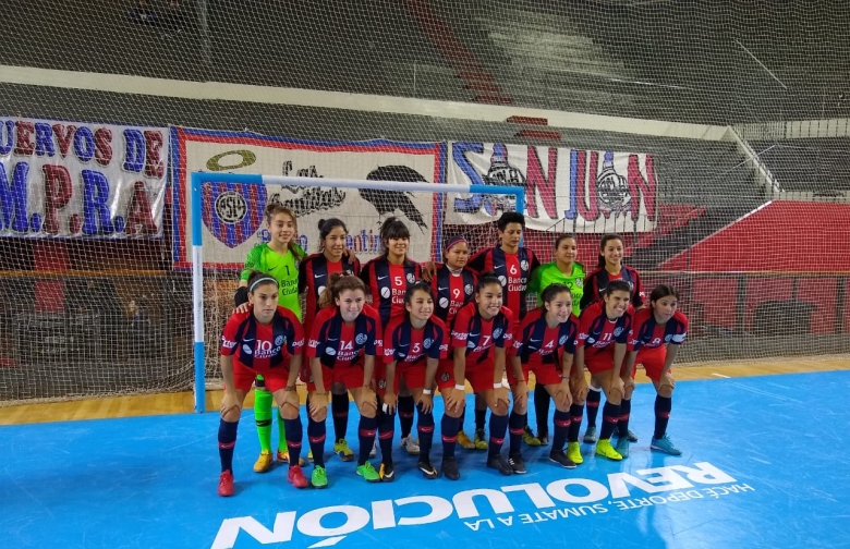 ¡A semis, invictas y goleando!