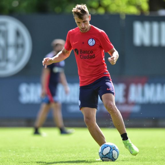 Concentrados para recibir a Estudiantes