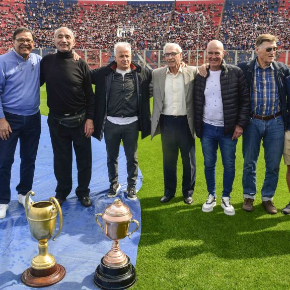 GRACIAS POR TANTO, BICAMPEONES  