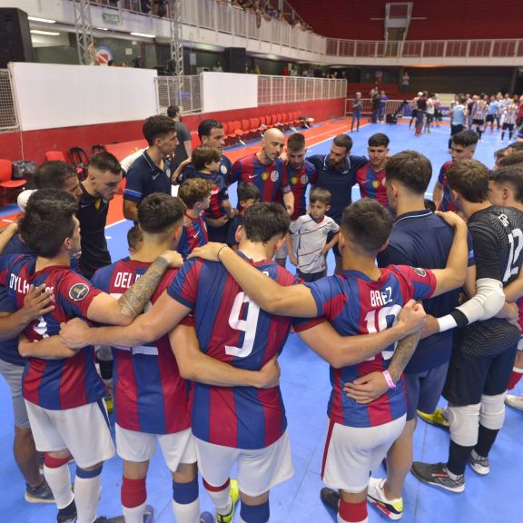 Con la frente en alto 