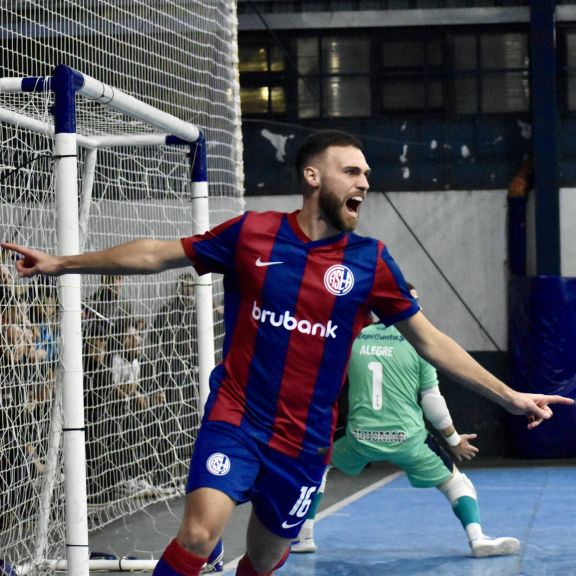 Se impuso ante el Lobo