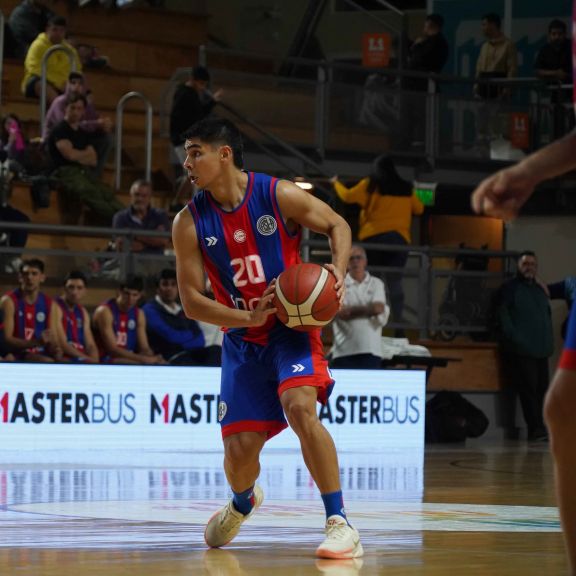 Un Ciclón en Zárate